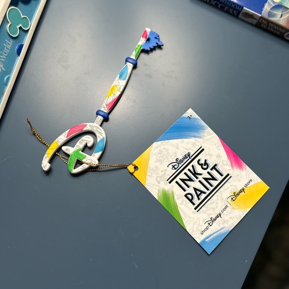 NWT Disney Key - Ink & Paint 🎨 - Picture 7 of 7